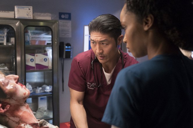Chicago Med - Pulsions coupables - Film - Brian Tee