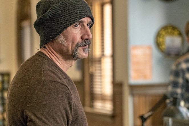 Chicago P.D. - Grasping for Salvation - Photos - Elias Koteas