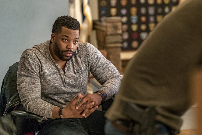 Chicago P.D. - Grasping for Salvation - Van film - Laroyce Hawkins