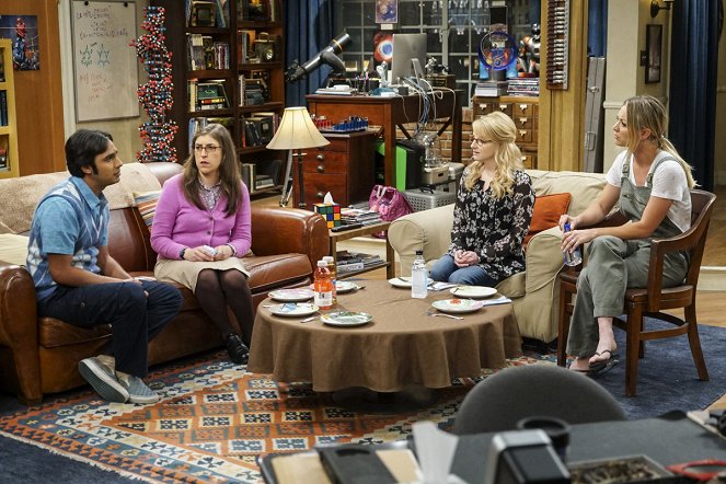 The Big Bang Theory - Season 10 - The Gyroscopic Collapse - Photos - Kunal Nayyar, Mayim Bialik, Melissa Rauch, Kaley Cuoco