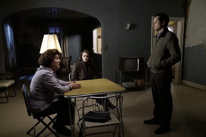 The Americans - Chambre noire - Film - Margo Martindale, Keri Russell, Matthew Rhys