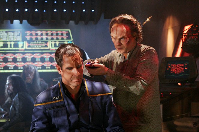 Star Trek: Enterprise - Season 4 - Divergence - Photos - Scott Bakula, John Billingsley