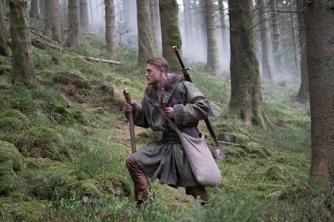 Król Artur: Legenda miecza - Z filmu - Charlie Hunnam