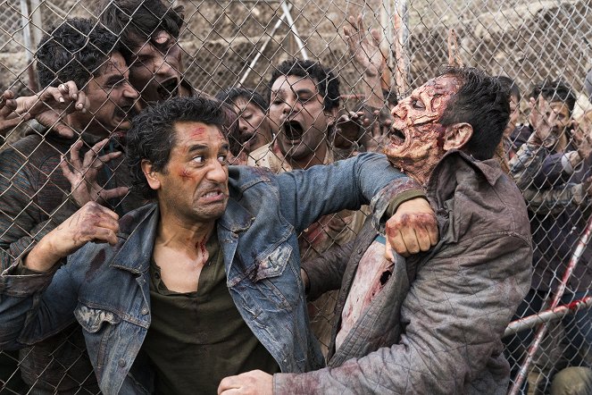 Fear the Walking Dead - Eye of the Beholder - Photos - Cliff Curtis