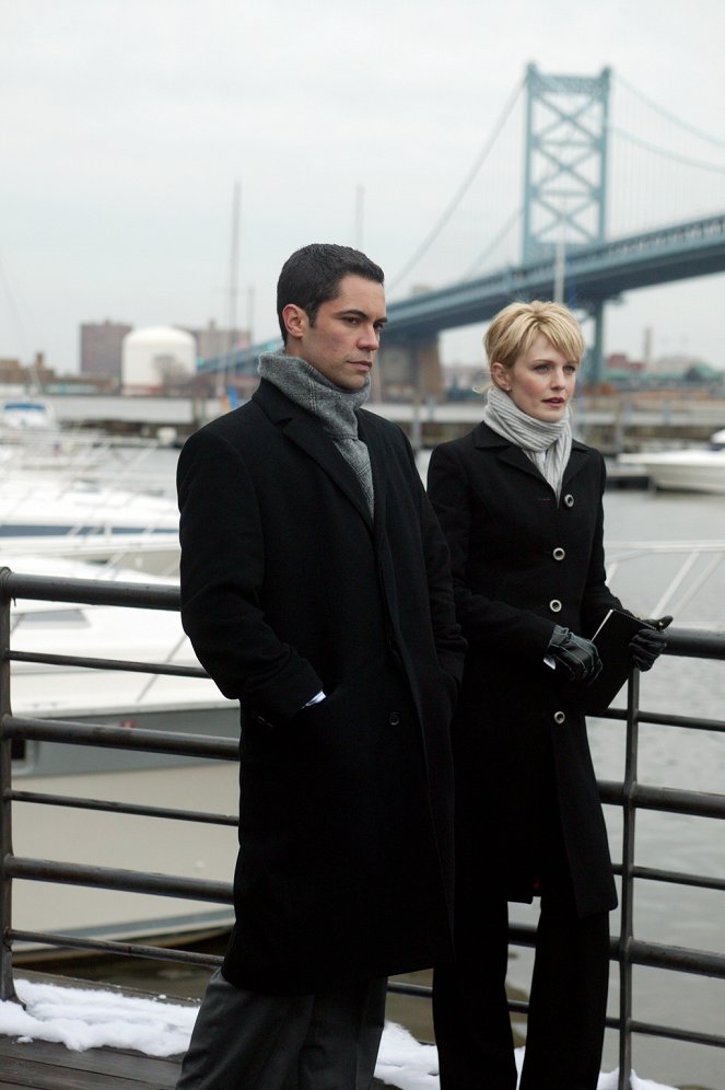Cold Case - Time to Crime - Van film - Danny Pino, Kathryn Morris