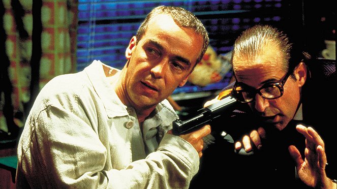 Nikomu never! - Z filmu - John Hannah, Peter Stormare