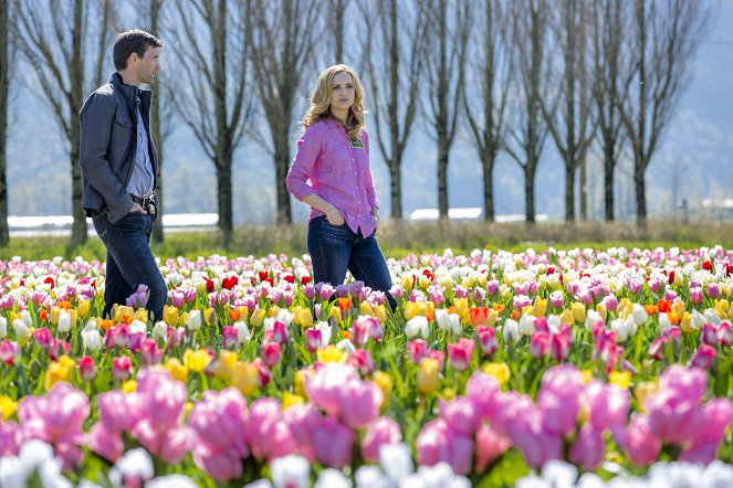 Tavaszi tulipánok - Filmfotók - Lucas Bryant, Fiona Gubelmann