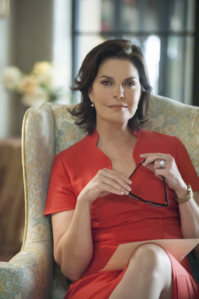 Exprezident Graves - Ďábelsky božský, božsky ďábelský - Z filmu - Sela Ward