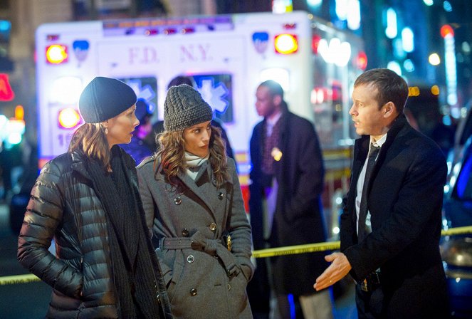 Blue Bloods - Crime Scene New York - Working Girls - Photos - Bridget Moynahan, Jennifer Esposito, Donnie Wahlberg