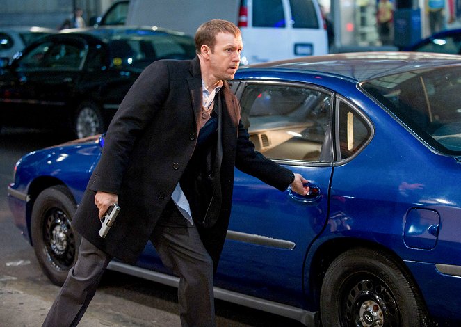 Blue Bloods - Crime Scene New York - Season 2 - Working Girls - Photos - Donnie Wahlberg