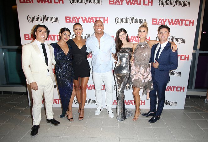 Baywatch - Veranstaltungen - Jon Bass, Priyanka Chopra Jonas, Ilfenesh Hadera, Dwayne Johnson, Alexandra Daddario, Kelly Rohrbach, Zac Efron