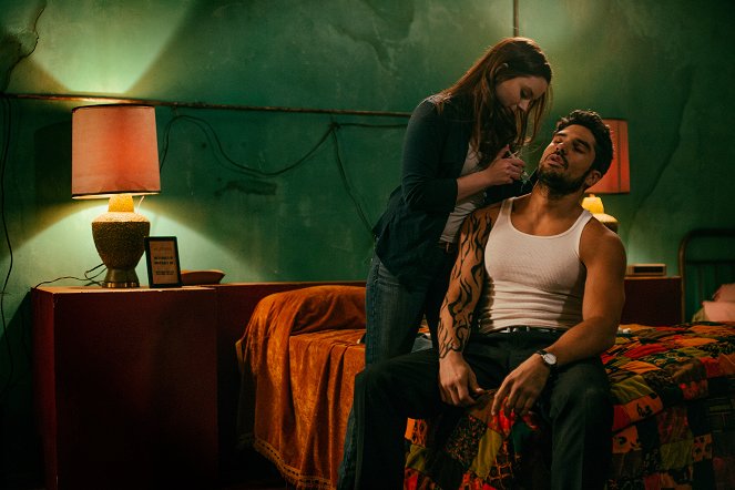 From Dusk Till Dawn: The Series - Opening Night - Photos - Madison Davenport, D.J. Cotrona