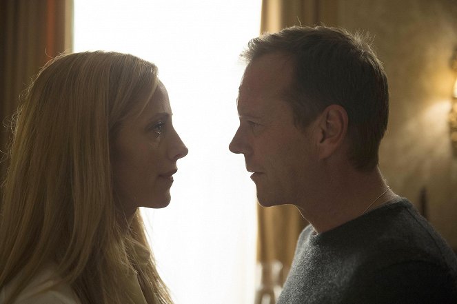 24: Live Another Day - Live Another Day: 15:00 – 16:00 Uhr - Filmfotos - Kim Raver, Kiefer Sutherland