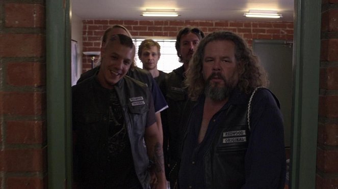 Sons of Anarchy - Small Tears - Photos - Theo Rossi, Johnny Lewis, Tommy Flanagan, Mark Boone Junior