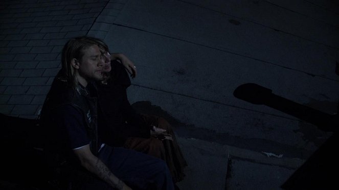 Kemény motorosok - Könnyű vér - Filmfotók - Charlie Hunnam, Katey Sagal