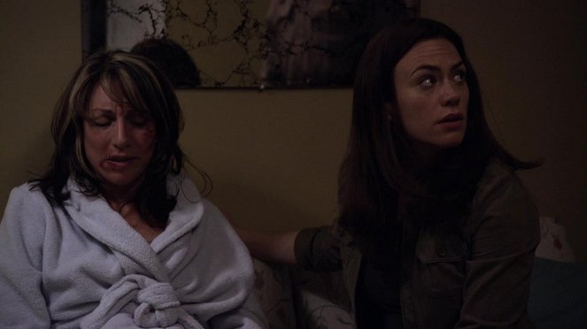 Sons of Anarchy - Small Tears - Photos - Katey Sagal, Maggie Siff