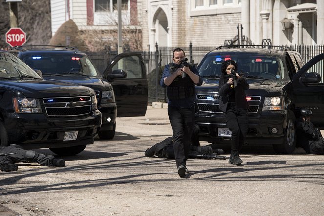 Blindspot: Mapa zbrodni - Lepers Repel - Z filmu - Sullivan Stapleton, Jaimie Alexander