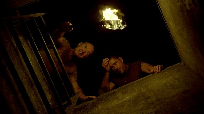 Lost - Eltűntek - Season 2 - Tudomány embere, hit embere - Filmfotók - Terry O'Quinn, Matthew Fox