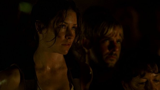 Lost - Eltűntek - Season 2 - Tudomány embere, hit embere - Filmfotók - Evangeline Lilly