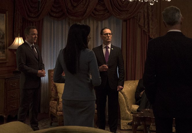 Designated Survivor - Bombshell - Photos