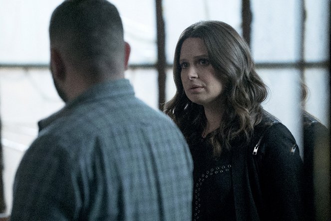 Scandal - Head Games - Photos - Katie Lowes