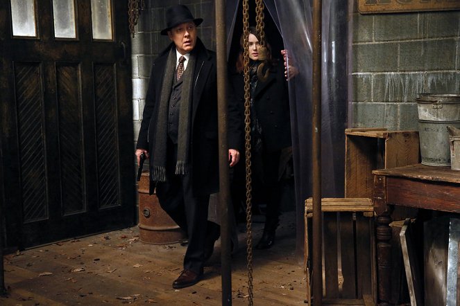 The Blacklist - Dembe Zuma (No. 10) - Van film - James Spader, Megan Boone