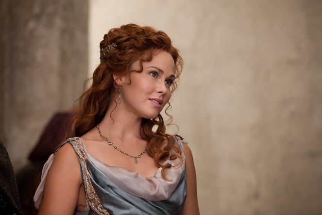 Spartacus - War of Damned - Wolves at the Gate - Photos - Anna Hutchison
