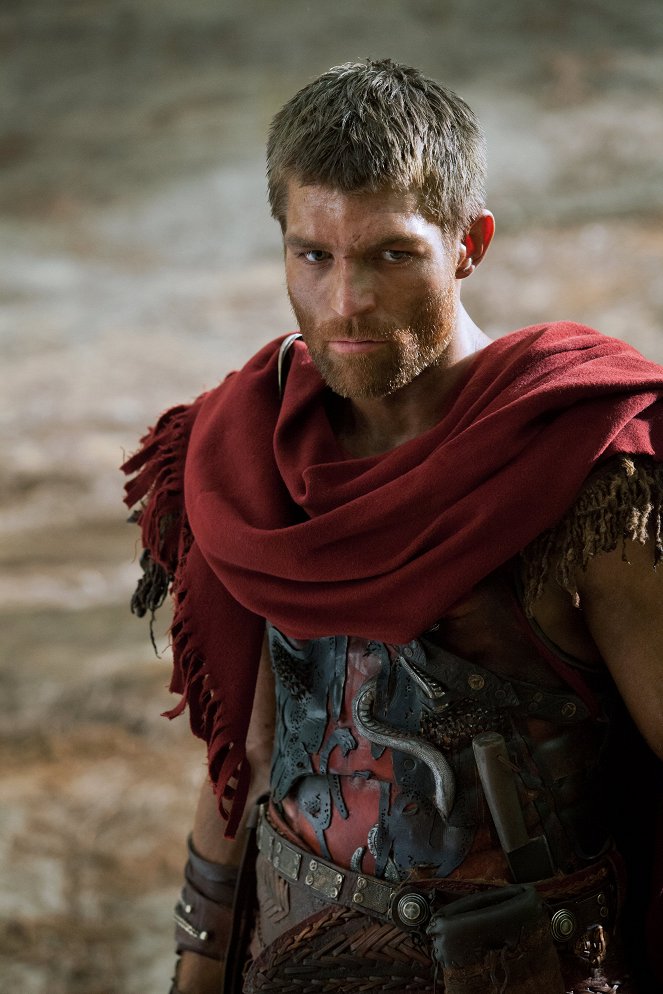 Spartacus - A halott és a haldokló - Filmfotók - Liam McIntyre