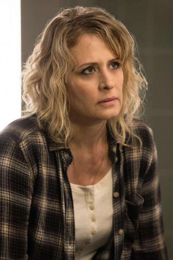 Supernatural - There's Something About Mary - Van film - Samantha Smith
