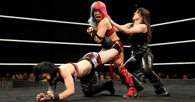 NXT TakeOver: Chicago - Photos - Dori Prange, Kanako Urai, Nicola Glencross
