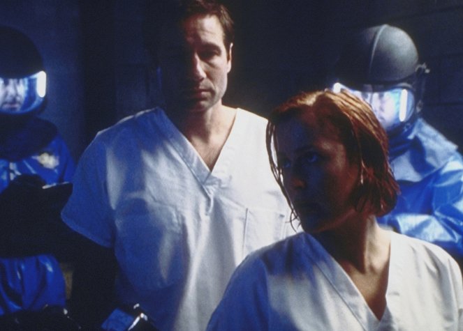 The X-Files - One Son - Photos - David Duchovny, Gillian Anderson