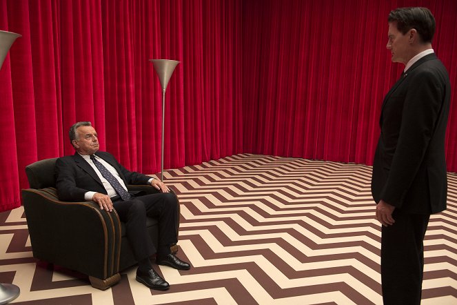 Twin Peaks - The Return - Episode 2 - Photos - Ray Wise, Kyle MacLachlan