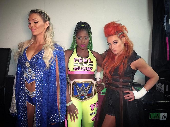 WWE Backlash - Z natáčení - Ashley Fliehr, Trinity Fatu, Rebecca Quin