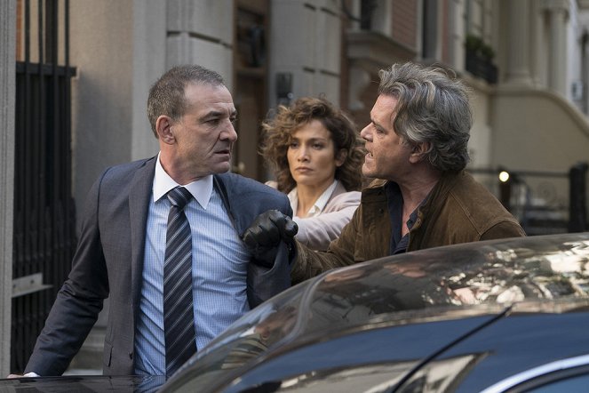 Shades of Blue - Season 2 - The Quality of Mercy - Photos - Ritchie Coster, Jennifer Lopez, Ray Liotta