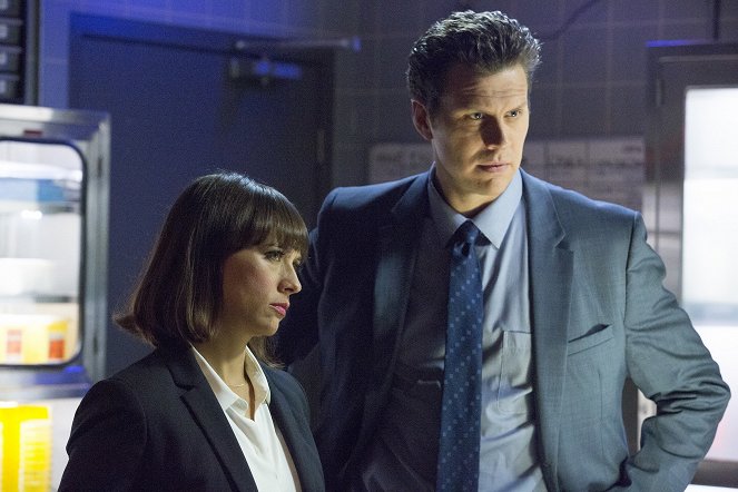 Angie Tribeca - A törvény nemében - Vérfagyasztó - Filmfotók - Rashida Jones, Hayes MacArthur