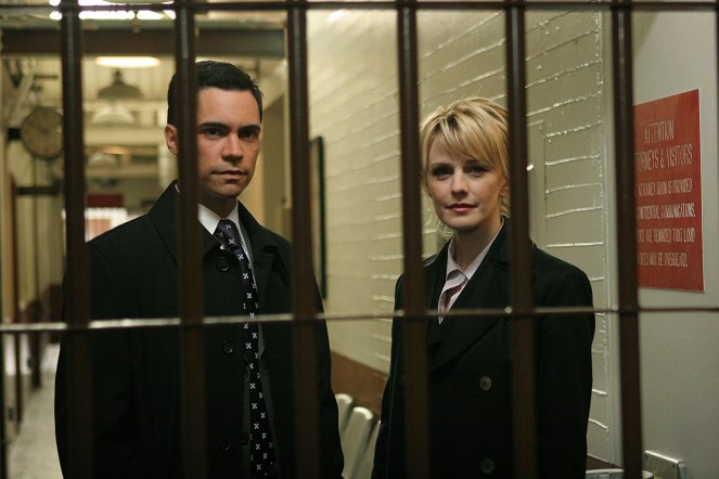 Cold Case - Kein Opfer ist je vergessen - Season 2 - Verraten und verkauft - Filmfotos - Danny Pino, Kathryn Morris