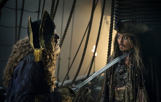 Piráti z Karibiku: Salazarova pomsta - Z filmu - Geoffrey Rush, Johnny Depp