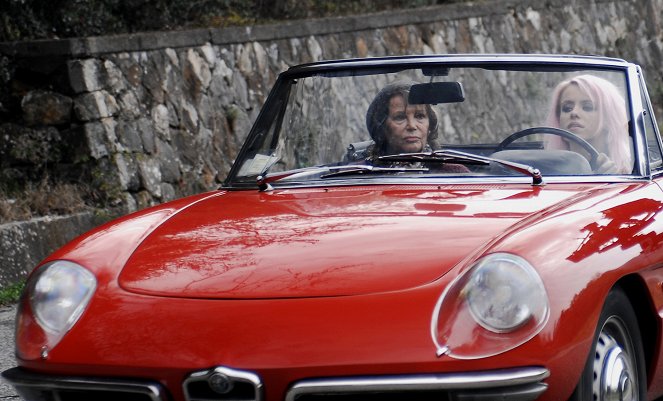 All Roads Lead to Rome - Kuvat elokuvasta - Claudia Cardinale, Rosie Day