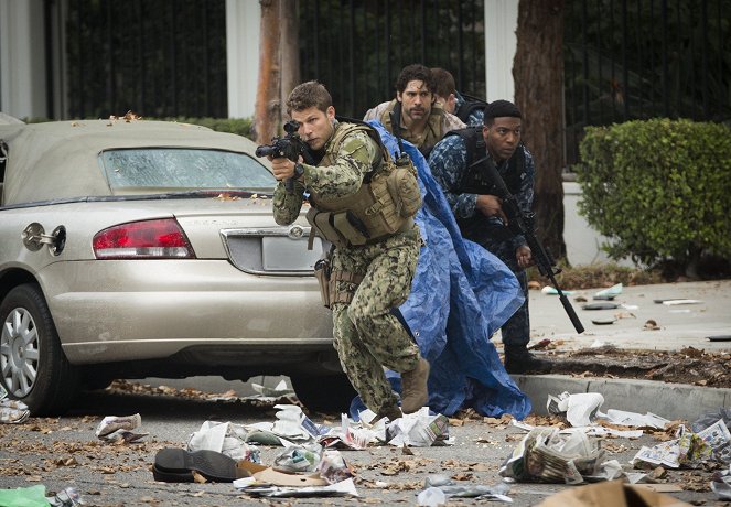 The Last Ship - A More Perfect Union - Photos - Travis Van Winkle, Bren Foster, Jocko Sims
