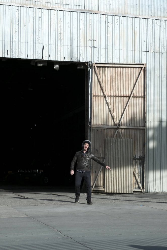 Brooklyn Nine-Nine - Season 4 - The Slaughterhouse - Photos - Andy Samberg