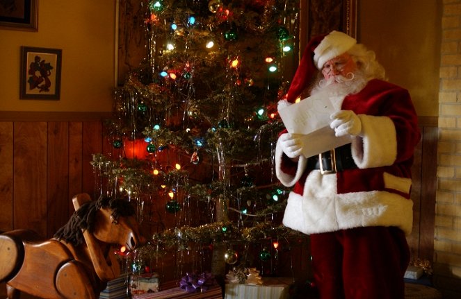 Single Santa Seeks Mrs. Claus - Photos