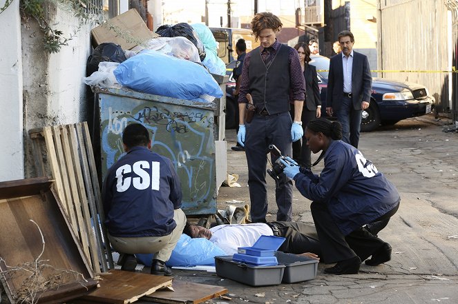 Criminal Minds - Season 10 - The Itch - Photos - Matthew Gray Gubler, Joe Mantegna