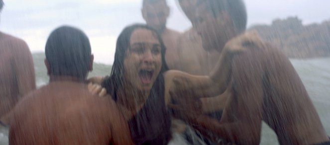 Strand ohne Wiederkehr - Filmfotos - Adila Bendimerad