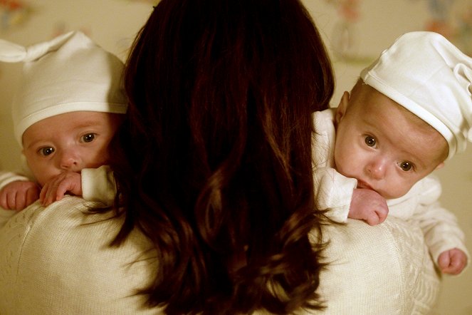 The Secret Life of Twins - Photos