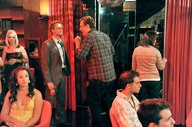 How I Met Your Mother - Season 6 - The Perfect Cocktail - Photos - Neil Patrick Harris