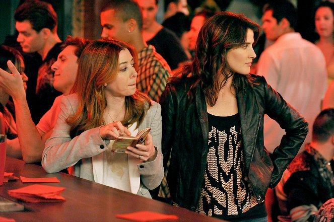 How I Met Your Mother - Season 6 - The Perfect Cocktail - Photos - Alyson Hannigan, Cobie Smulders