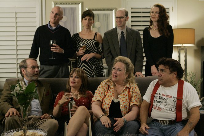 Una familia casi perfecta - De la película - Martin Mull, Beverly D'Angelo, Kathy Bates, Danny DeVito