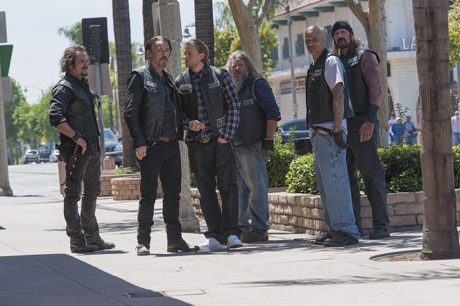 Sons of Anarchy - O viúvo negro - Do filme - Kim Coates, Tommy Flanagan, Charlie Hunnam, Mark Boone Junior, David Labrava, Rusty Coones