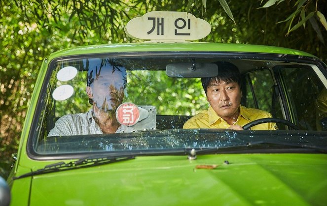 Taxikář ze Soulu - Z filmu - Thomas Kretschmann, Kang-ho Song