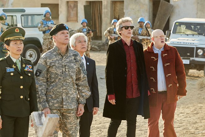 Doctor Who - The Pyramid at the End of the World - Photos - Nigel Hastings, Togo Igawa, Peter Capaldi, Matt Lucas
